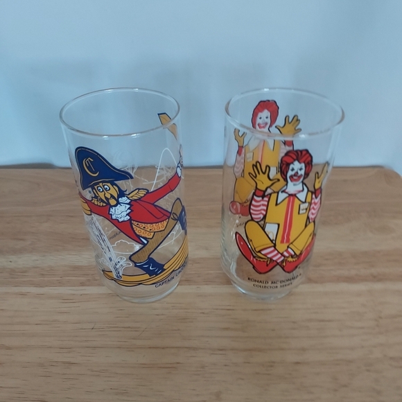 Captain Crook and Ronald McDonald Glasses - Picture 3 of 3